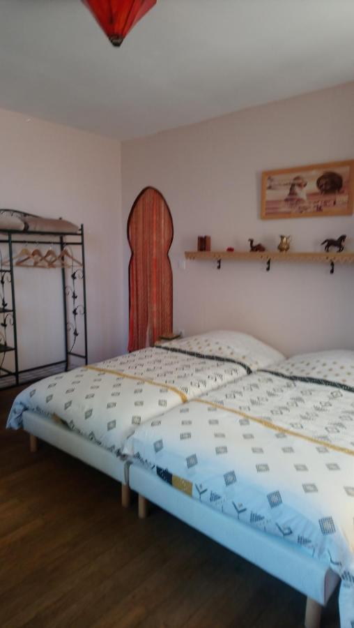 Sancoins Chambre D'Hote Dans Maison Atypique Possibilite 1 Lit Supplementaire Pour 15 Euros מראה חיצוני תמונה
